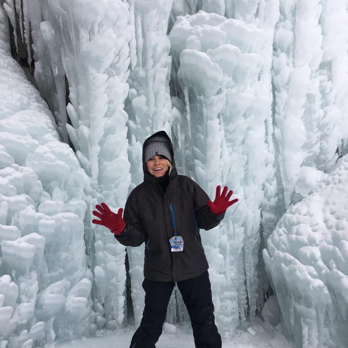 Bridal-Veil-Falls-Frozen